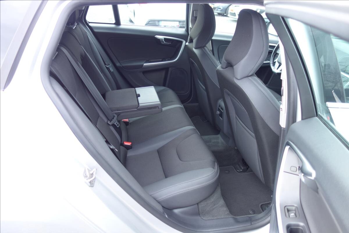 Volvo V60 Kombi 2,0 l 133 kw