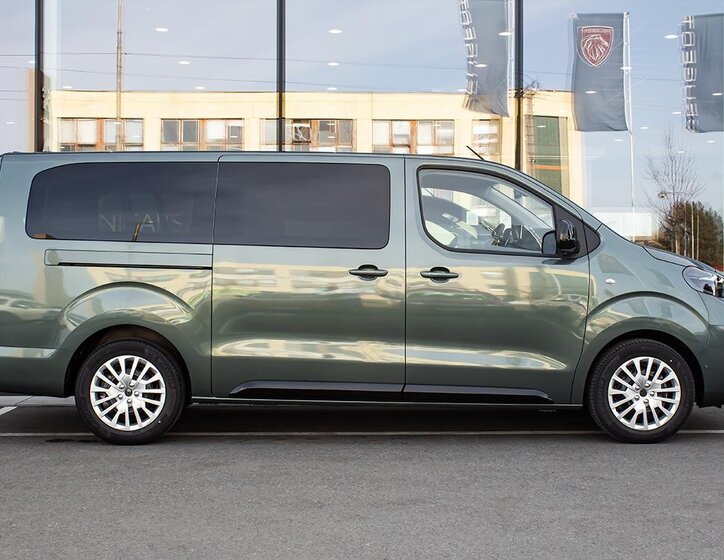 Peugeot Traveller MPV 2,0 l 130 kw
