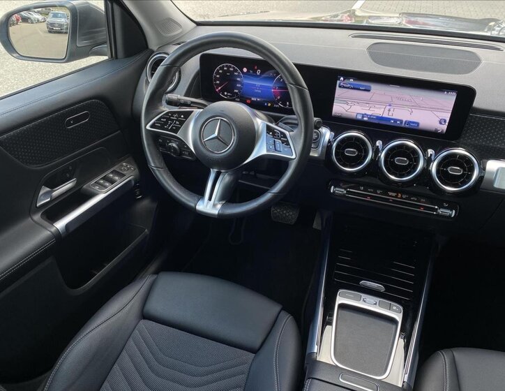 Mercedes-Benz GLB 13