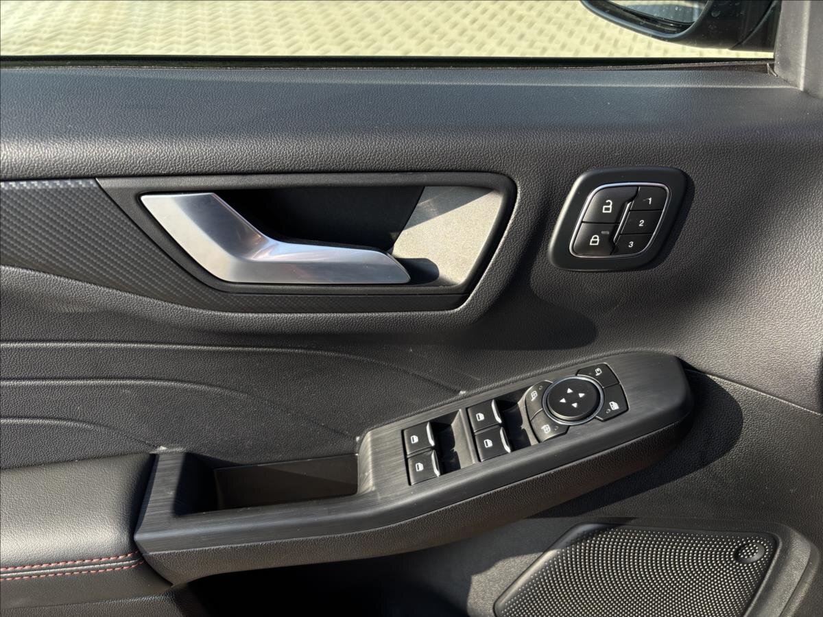 Ford Kuga SUV / Terénní 1,5 l 110 kw