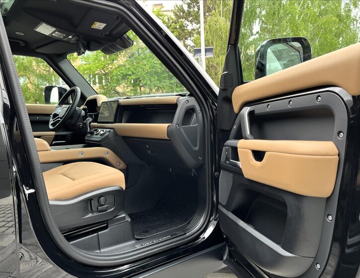 Land Rover Defender SUV / Terénní 5,0 l 313 kw