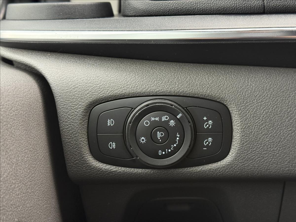 Ford Tourneo Custom MPV 2,0 l 125 kw