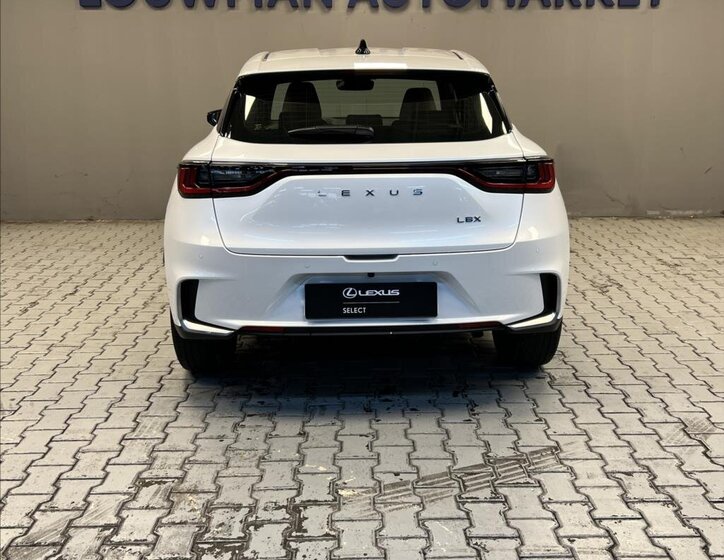 Lexus LBX SUV 1,5 l 100 kw