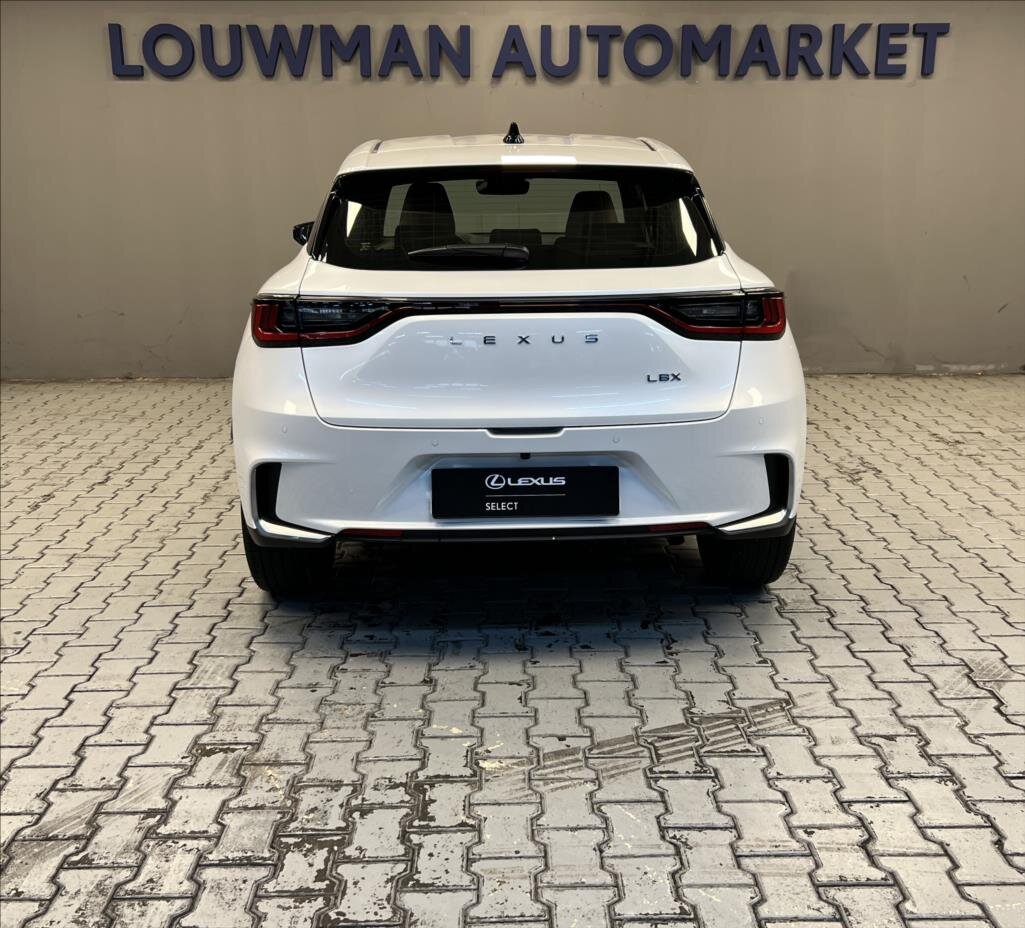 Lexus LBX SUV 1,5 l 100 kw