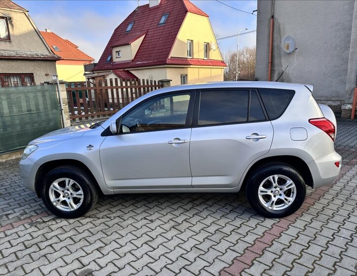 Toyota RAV4 8