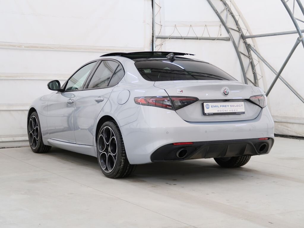 Alfa Romeo Giulia Sedan 2,0 l 206 kw