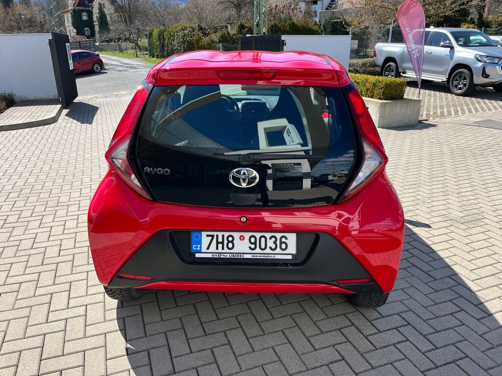 Toyota Aygo Hatchback 998,0 53 kw