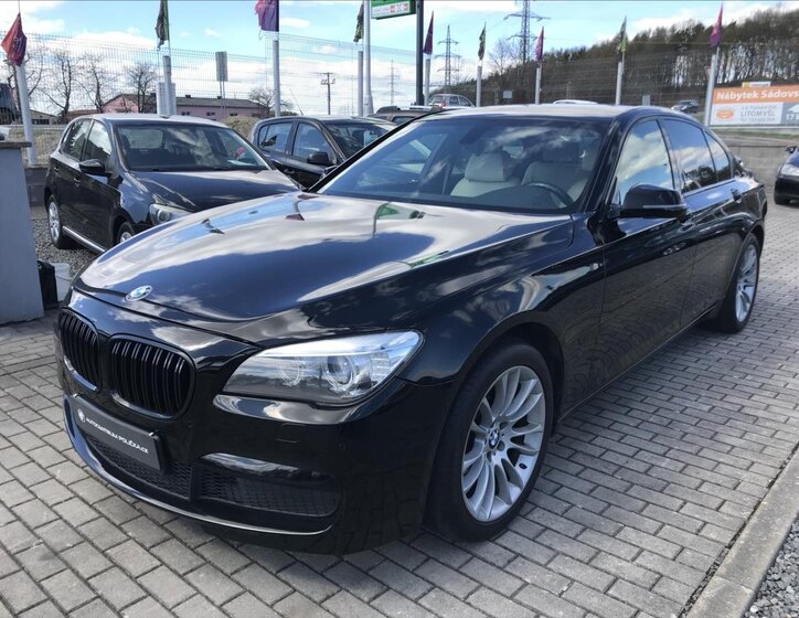 BMW Řada 7 Sedan / Limuzína 3,0 l 190 kw