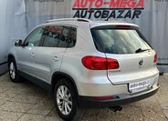 Volkswagen Tiguan 8