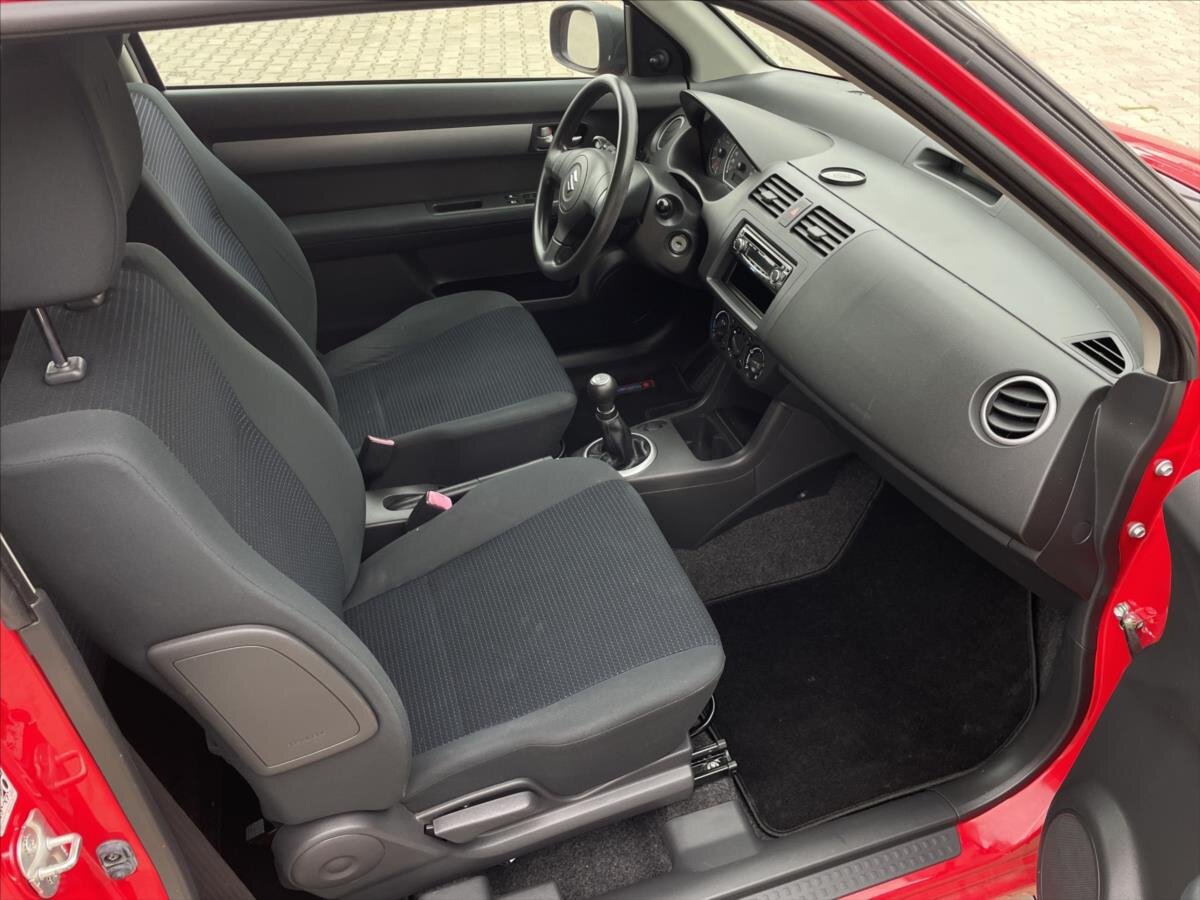 Suzuki Swift Hatchback 1,3 l 67 kw