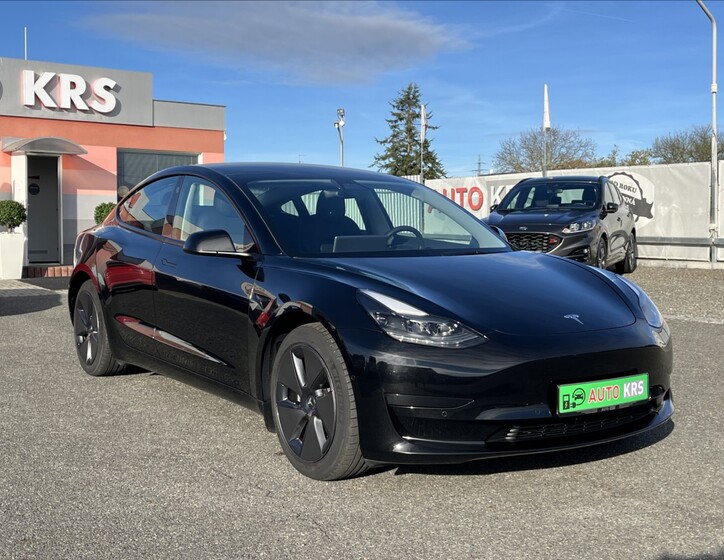 Tesla Model 3 1