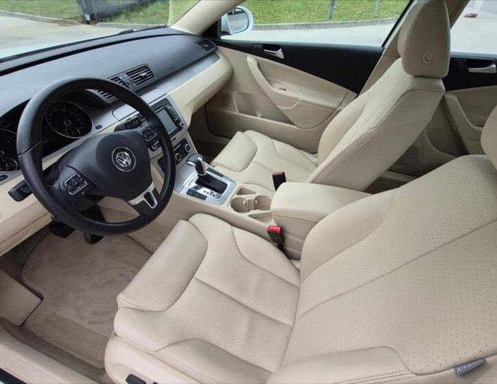 Volkswagen Passat Sedan / Limuzína 2,0 l 147 kw