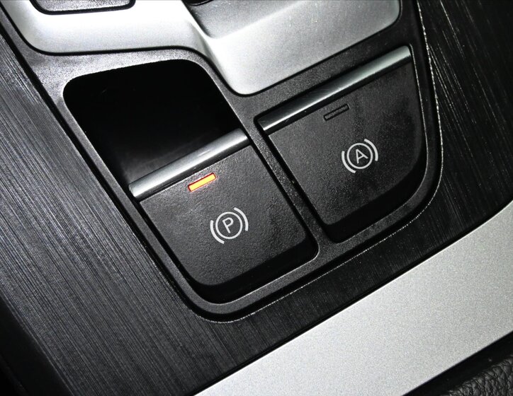 Audi Q5 SUV / Terénní 2,0 l 140 kw