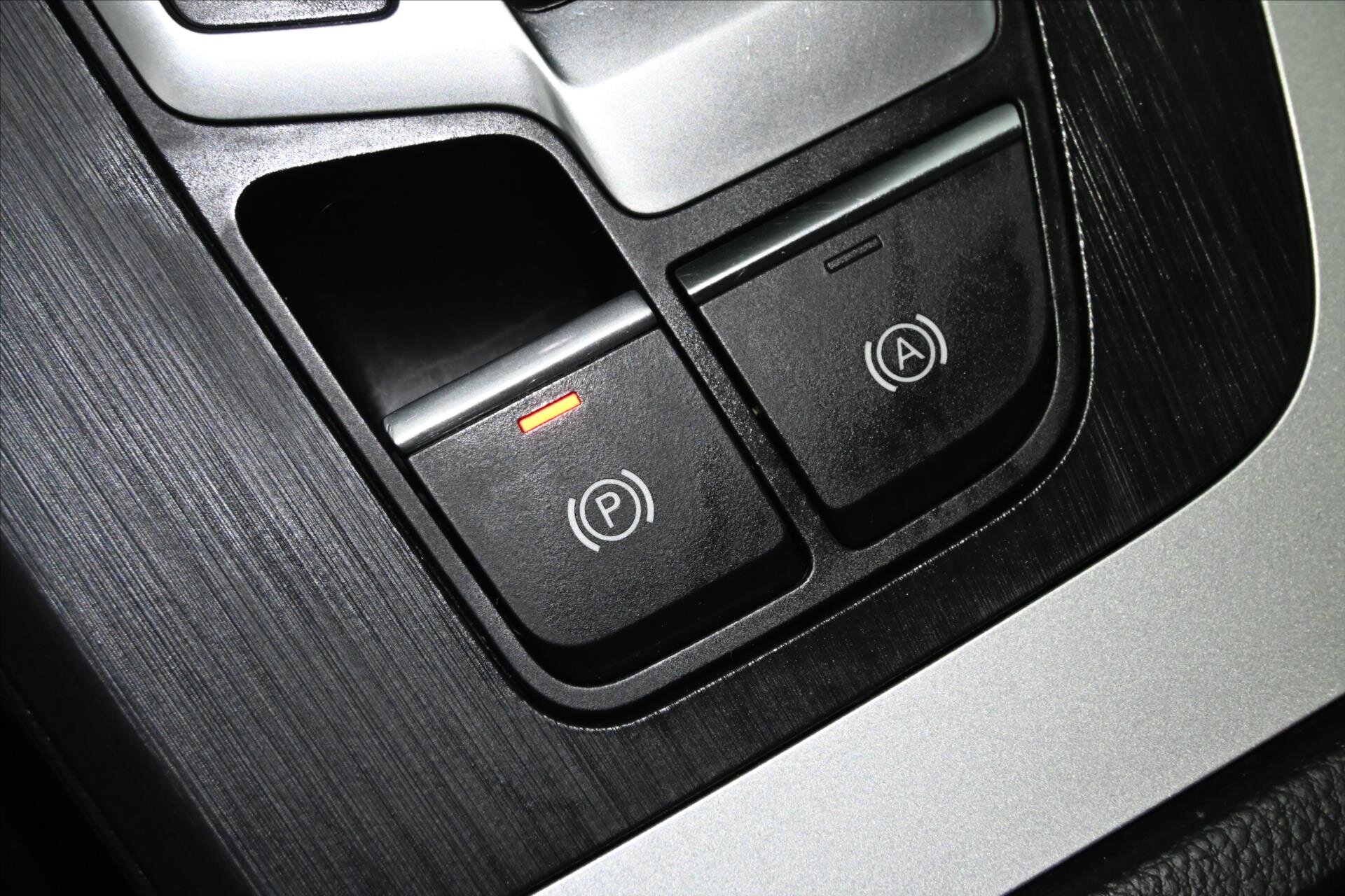 Audi Q5 SUV / Terénní 2,0 l 140 kw