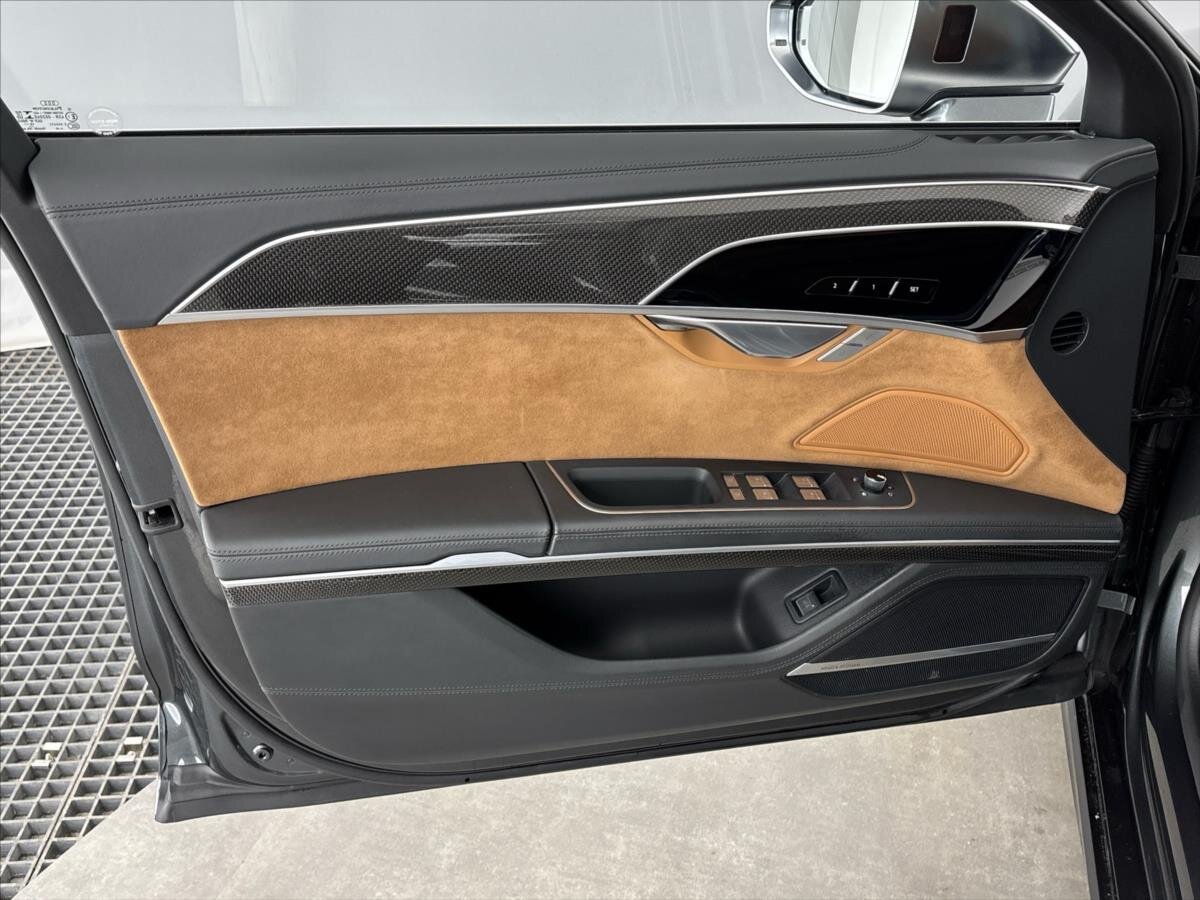 Audi S8 Sedan / Limuzína 4,0 l 420 kw