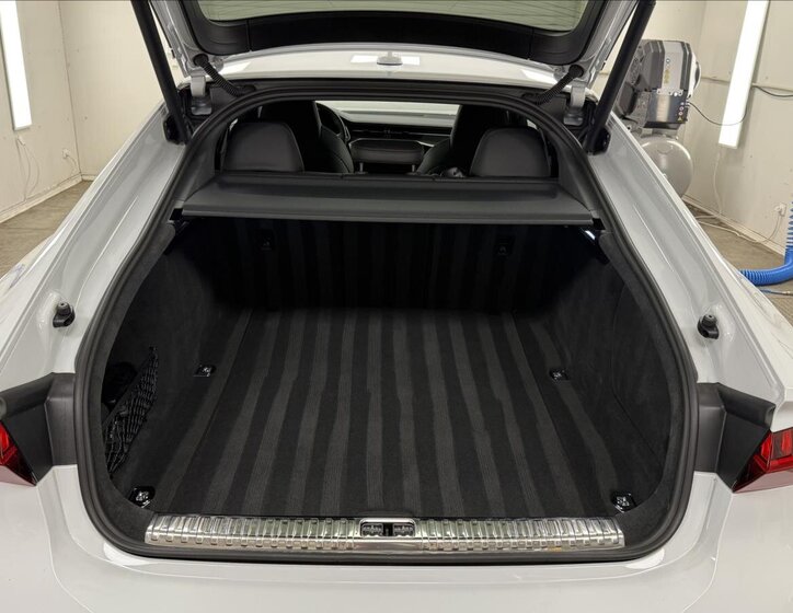 Audi S7 Hatchback 3,0 l 253 kw