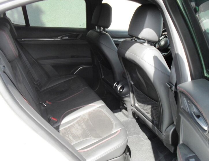 Alfa Romeo Stelvio SUV / Terénní 2,9 l 375 kw