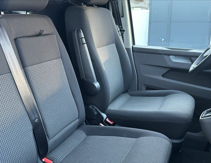 Volkswagen Transporter Skříň 2,0 l 110 kw