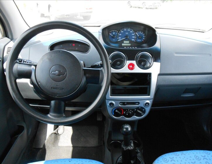 Chevrolet Spark Hatchback 995,0 49 kw