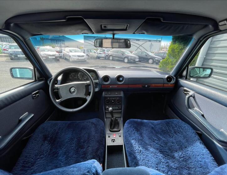 Mercedes-Benz 123 11