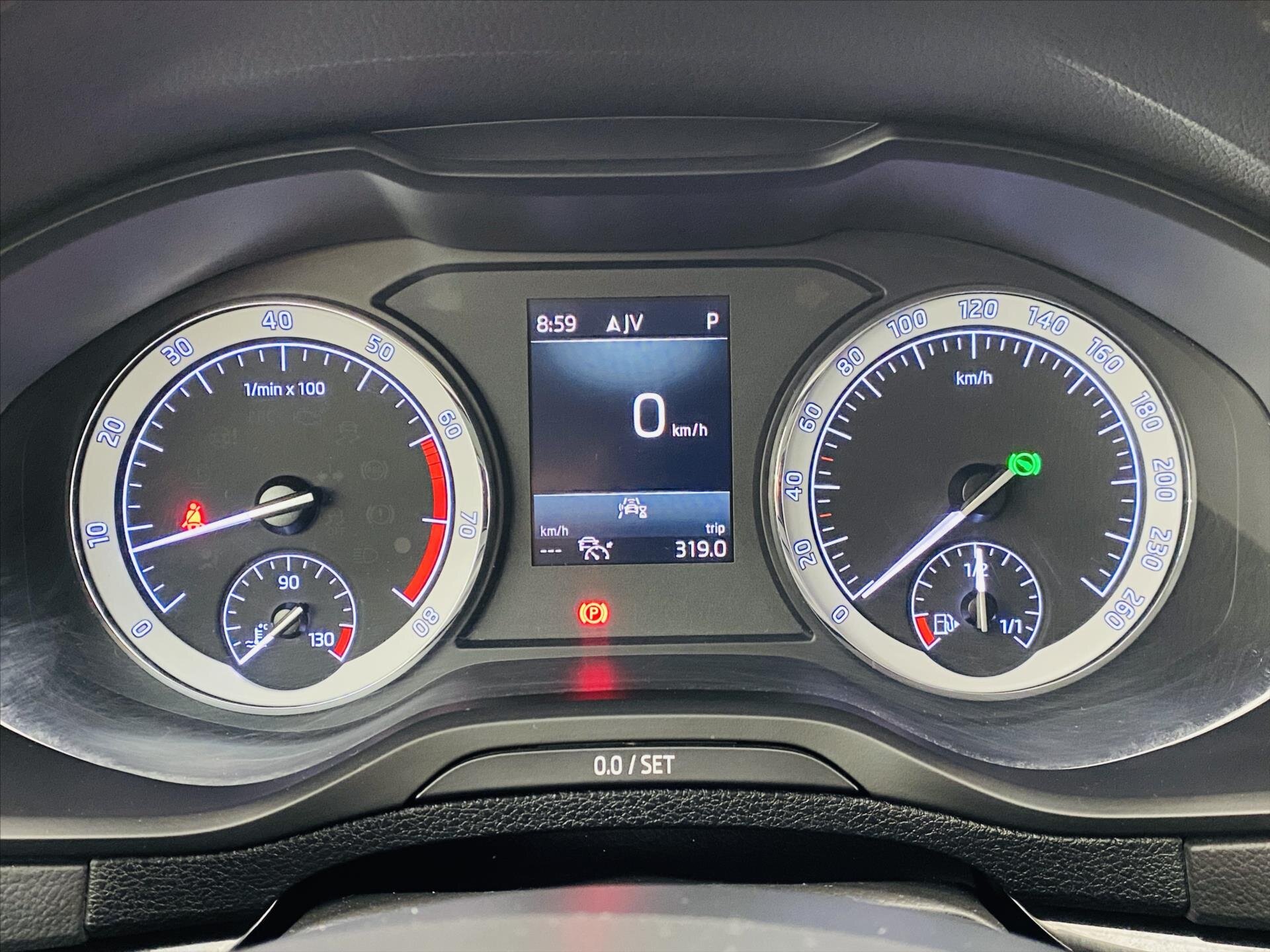 Škoda Karoq SUV / Terénní 1,5 l 110 kw