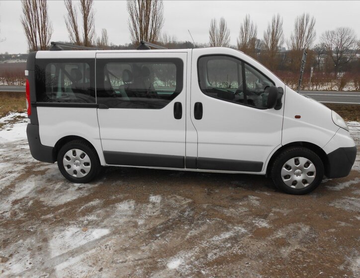 Opel Vivaro Kombi 2,0 l 84 kw