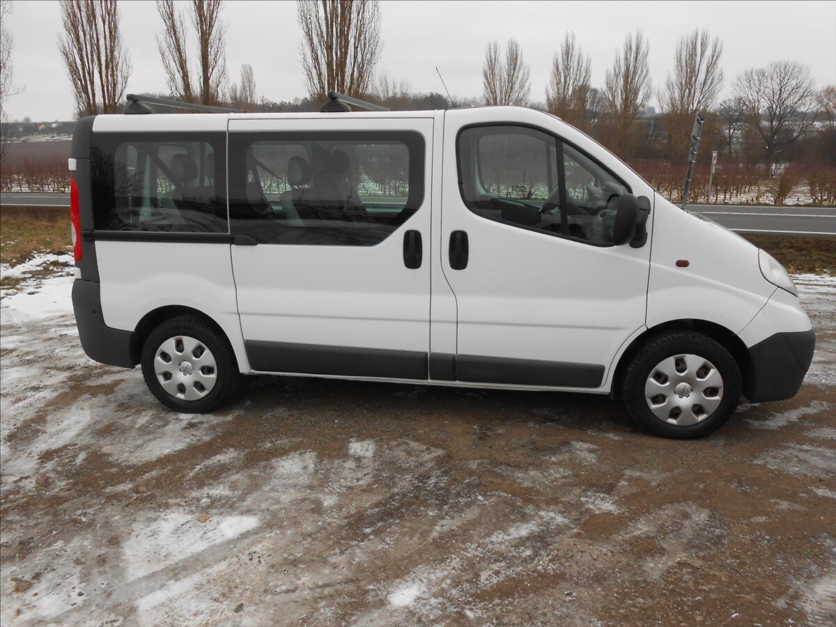 Opel Vivaro Kombi 2,0 l 84 kw