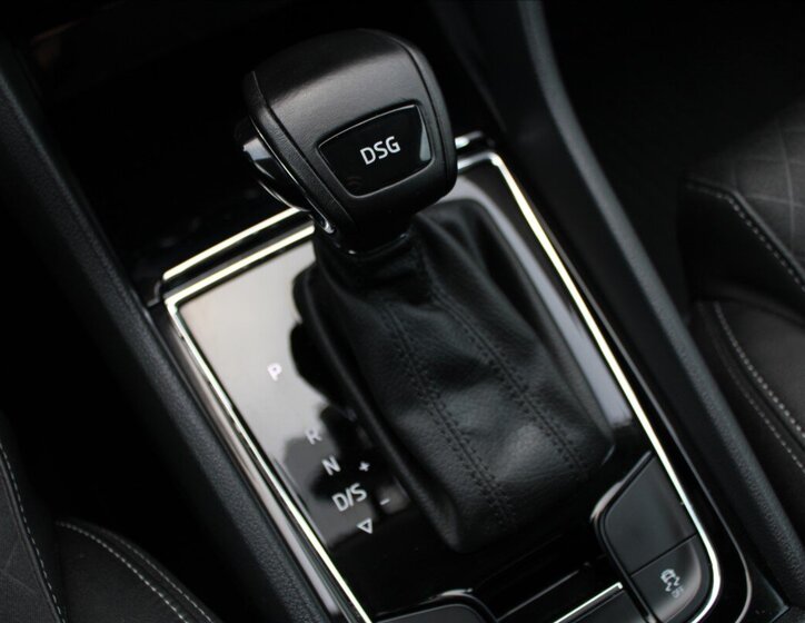 Škoda Karoq SUV 1,5 l 110 kw