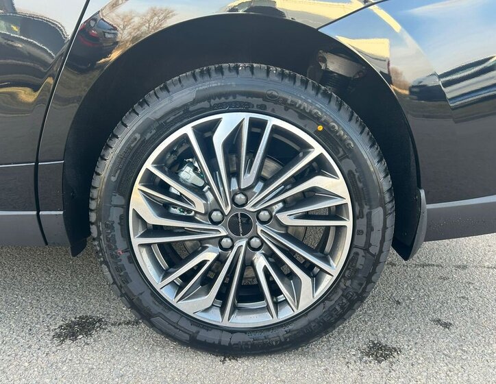 Dongfeng Ostatní MPV 1,5 l 130 kw