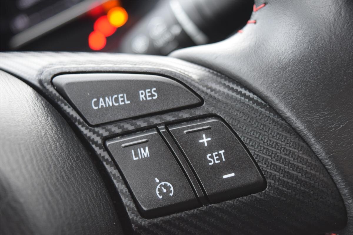 Mazda 3 Sedan / Limuzína 1,5 l 74 kw