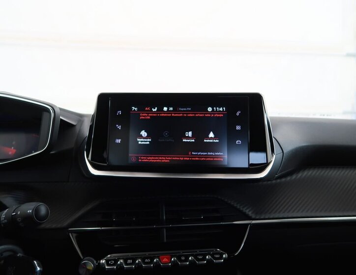 Peugeot 2008 SUV 1,2 l 74 kw