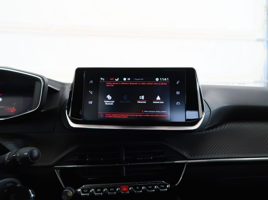 Peugeot 2008 SUV 1,2 l 74 kw