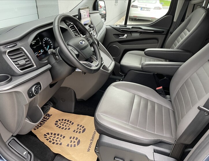 Ford Tourneo Custom 21