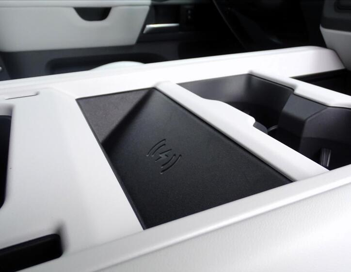 Land Rover Defender 41