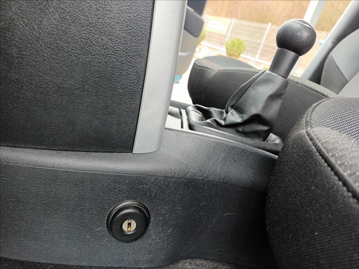 Peugeot 207 Kombi 1,4 l 54 kw