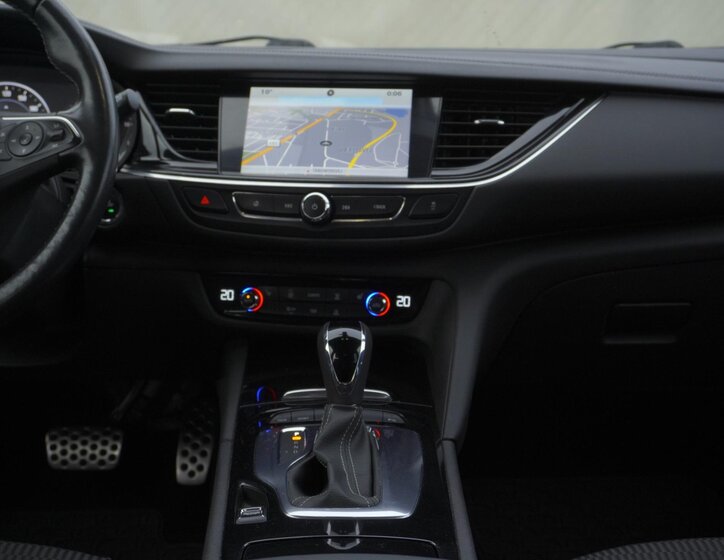 Opel Insignia Kombi 2,0 l 154 kw