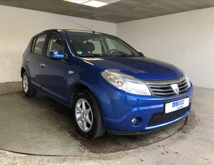 Dacia Sandero 1