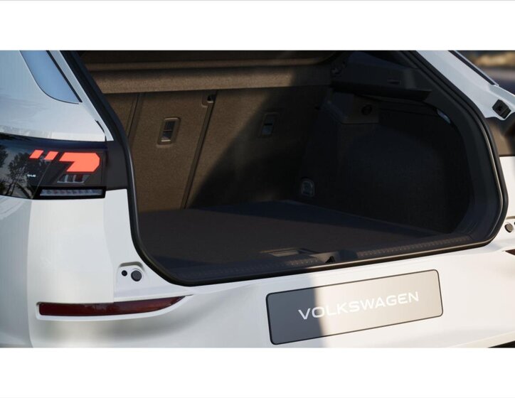 Volkswagen T-Roc SUV / Terénní 1,5 l 110 kw