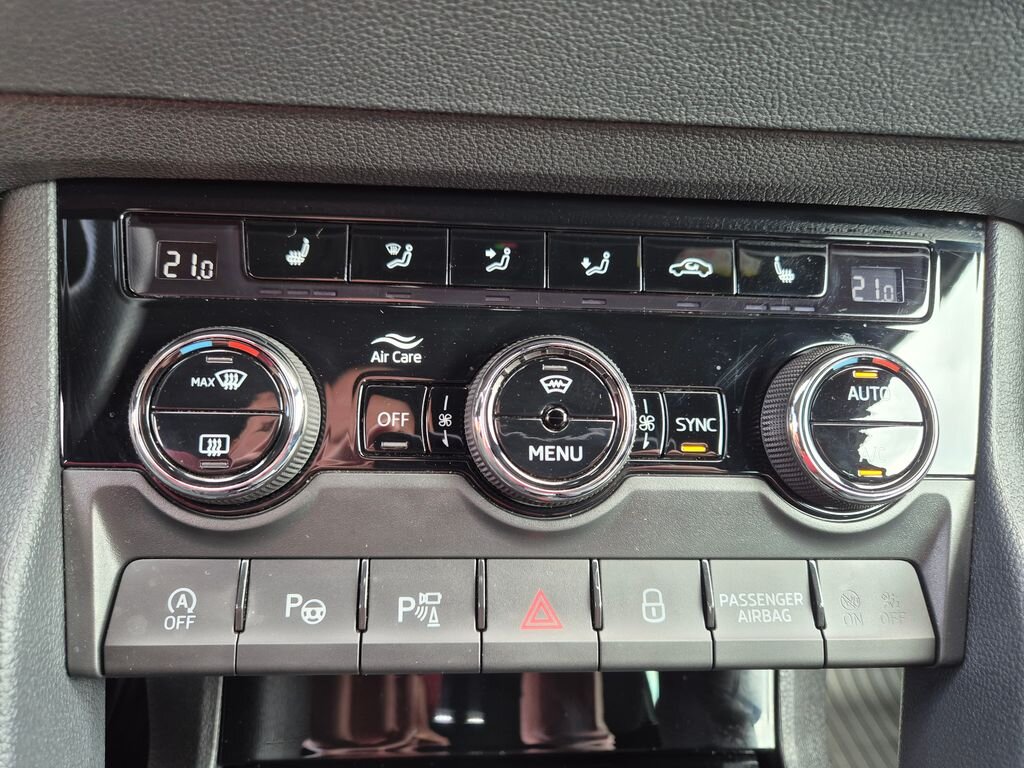 Škoda Karoq SUV / Terénní 1,5 l 110 kw