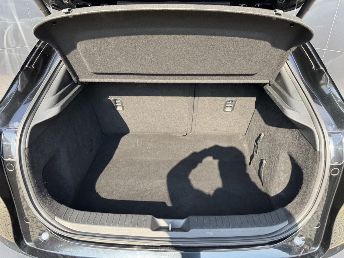 Mazda CX-30 CUV / Crossover 2,0 l 132 kw