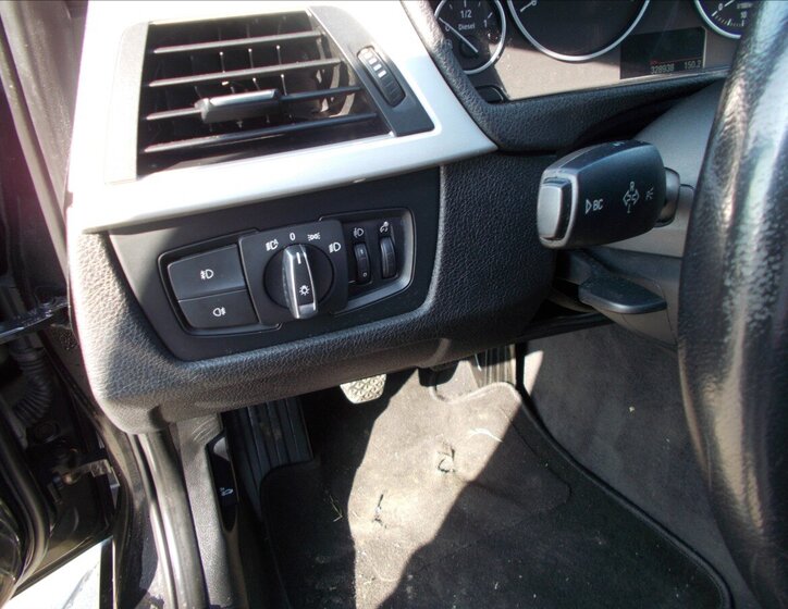 BMW Řada 3 Sedan / Limuzína 2,0 l 135 kw