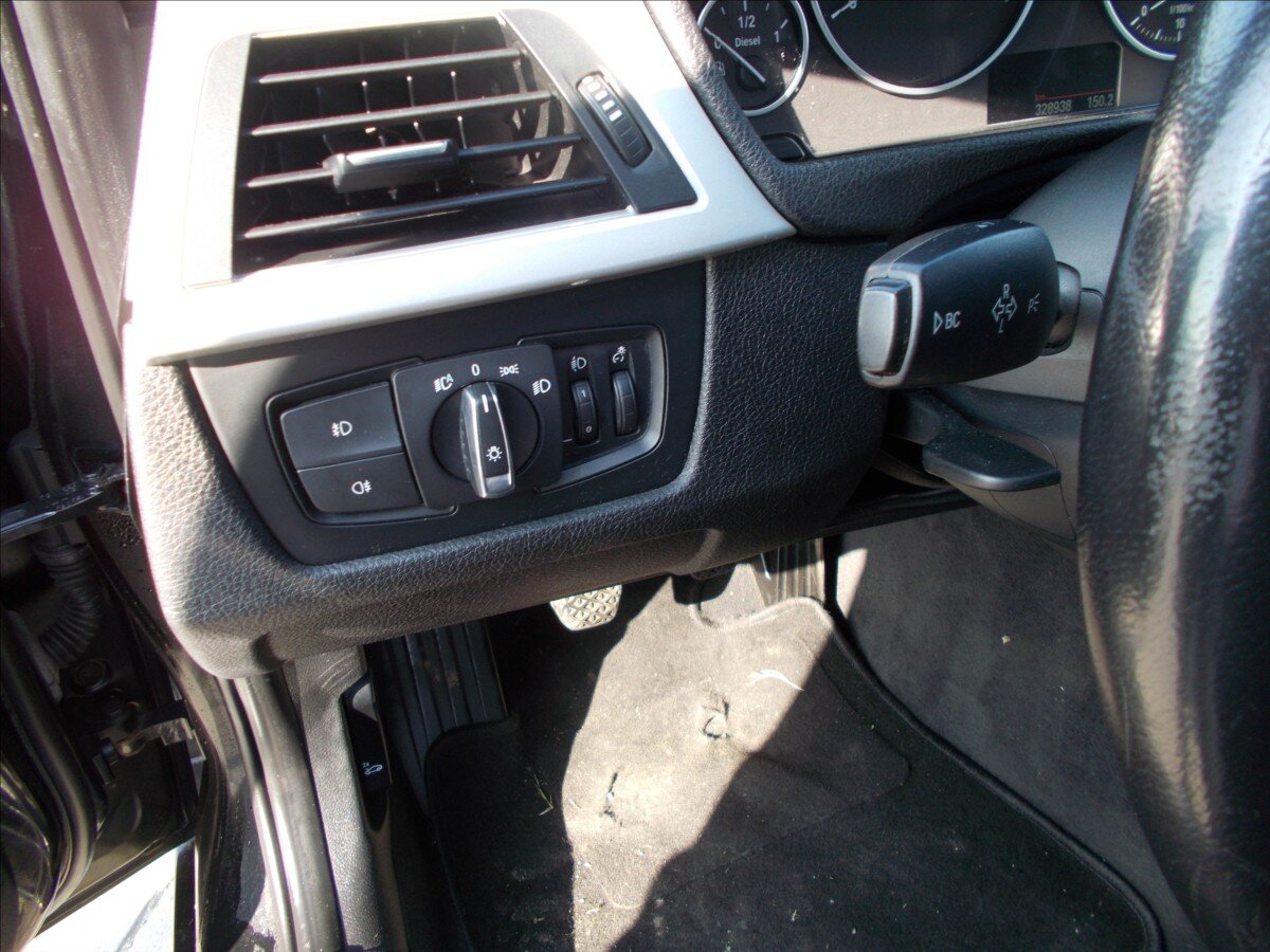 BMW Řada 3 Sedan / Limuzína 2,0 l 135 kw