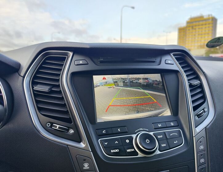 Hyundai Grand Santa Fe 26