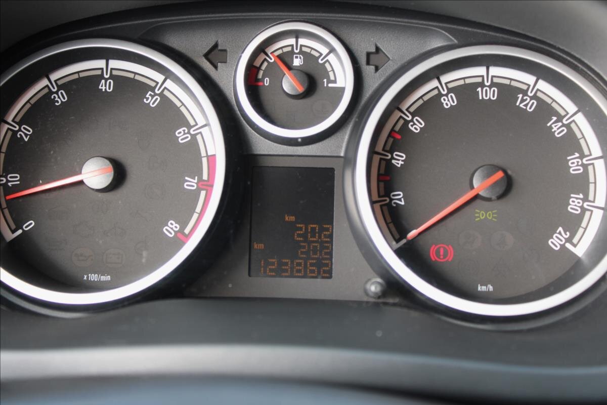 Opel Corsa Hatchback 1,4 l 64 kw