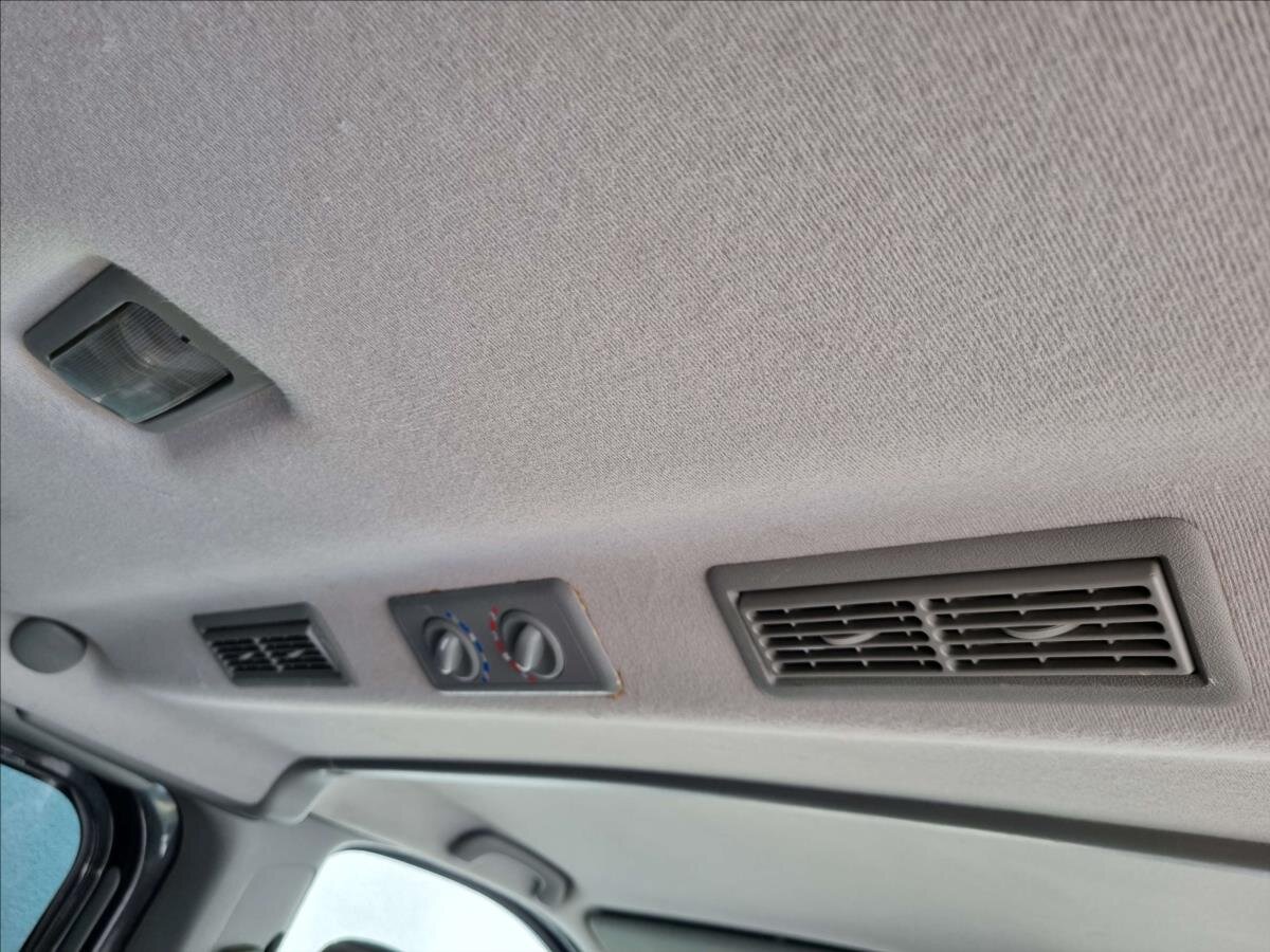 Opel Vivaro VAN / Minibus 2,5 l 107 kw