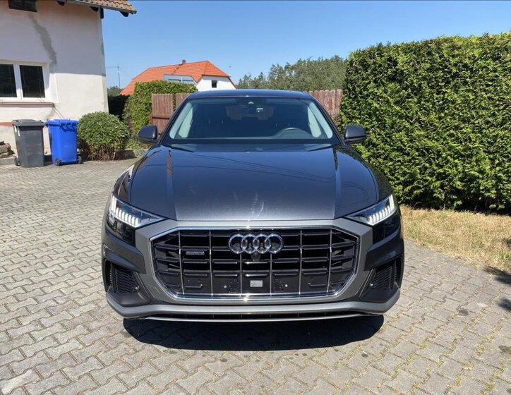 Audi Q8 SUV / Terénní 3,0 l 250 kw