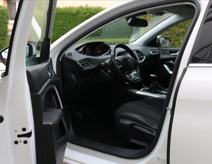 Peugeot 308 Kombi 1,5 l 96 kw