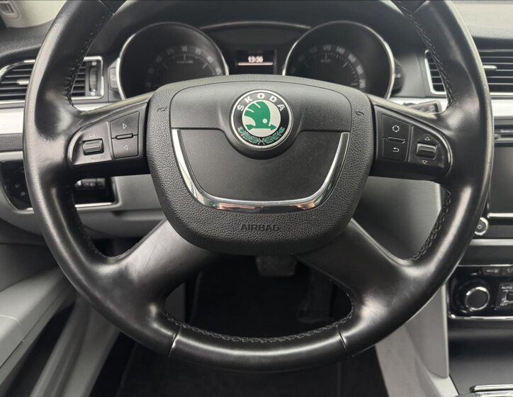 Škoda Superb Kombi 2,0 l 103 kw