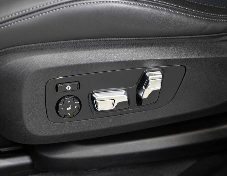 BMW XM SUV / Terénní 3,0 l 350 kw