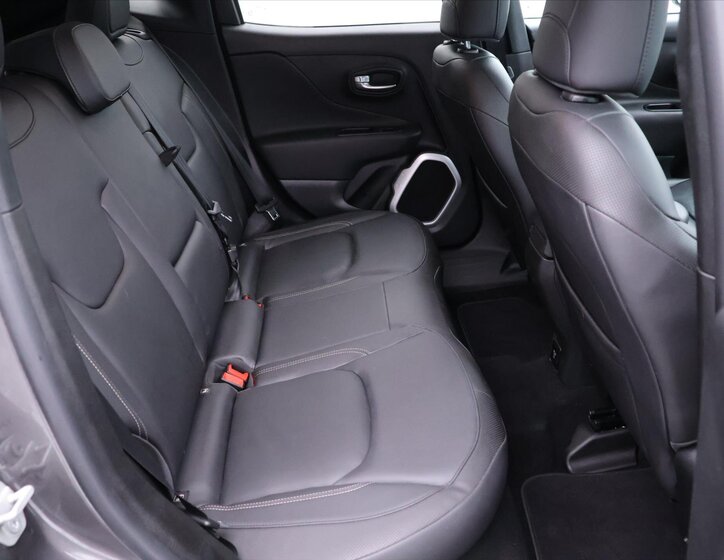 Jeep Renegade SUV / Terénní 1,4 l 103 kw